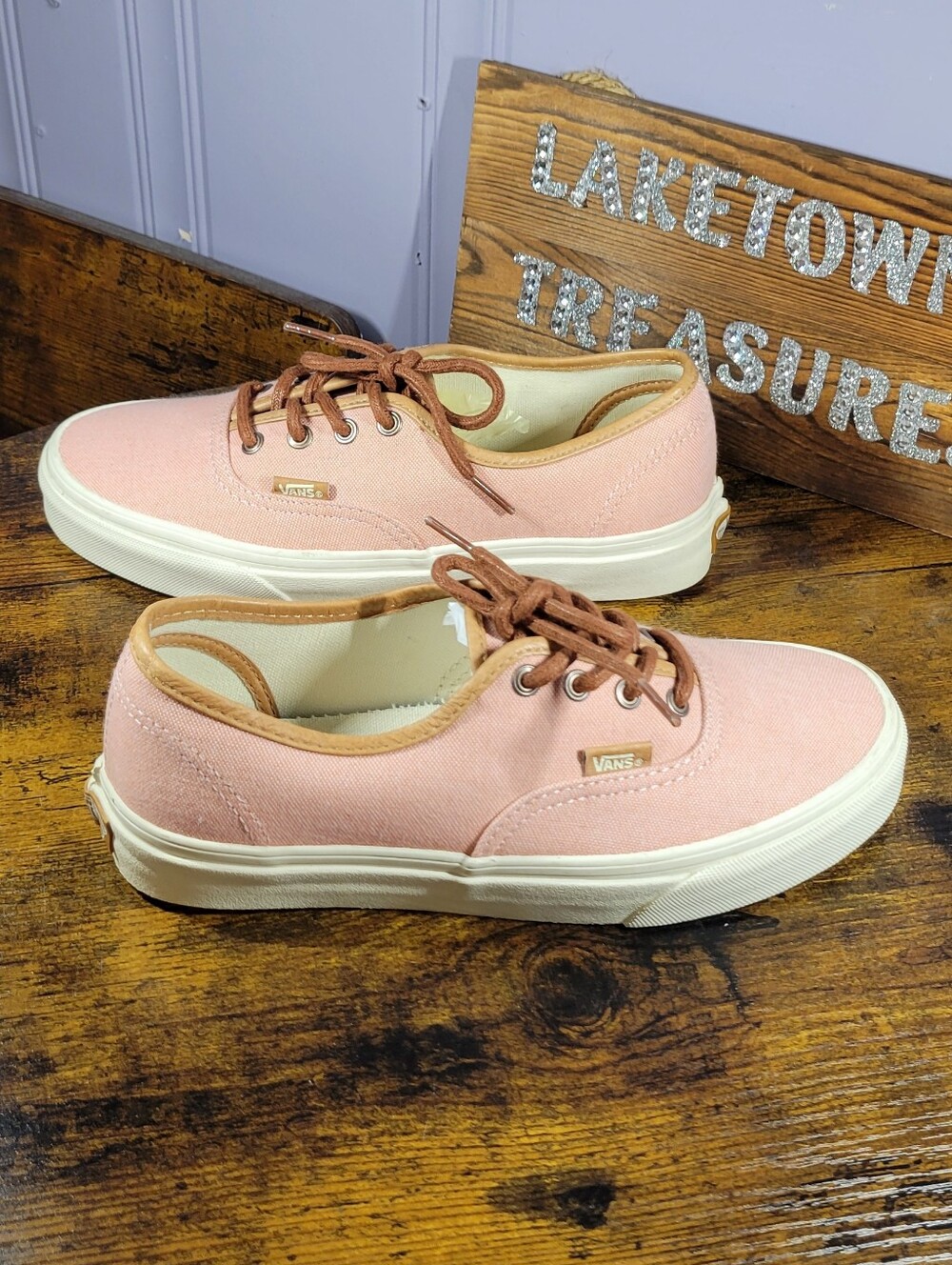 Vans off the wall Low-Top Canvas Sneakers in Blush Pink with Tan Trim